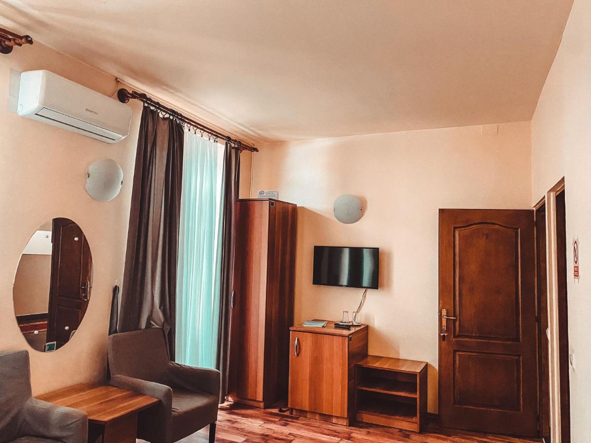 Vila Royal Hotel Sighetu Marmatiei Ngoại thất bức ảnh