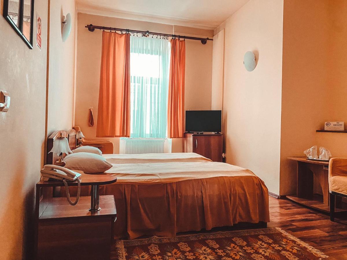 Vila Royal Hotel Sighetu Marmatiei Ngoại thất bức ảnh